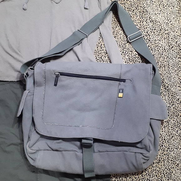 Case Logic Other - 🌈MESSENGER WORK/TRAVEL BAG